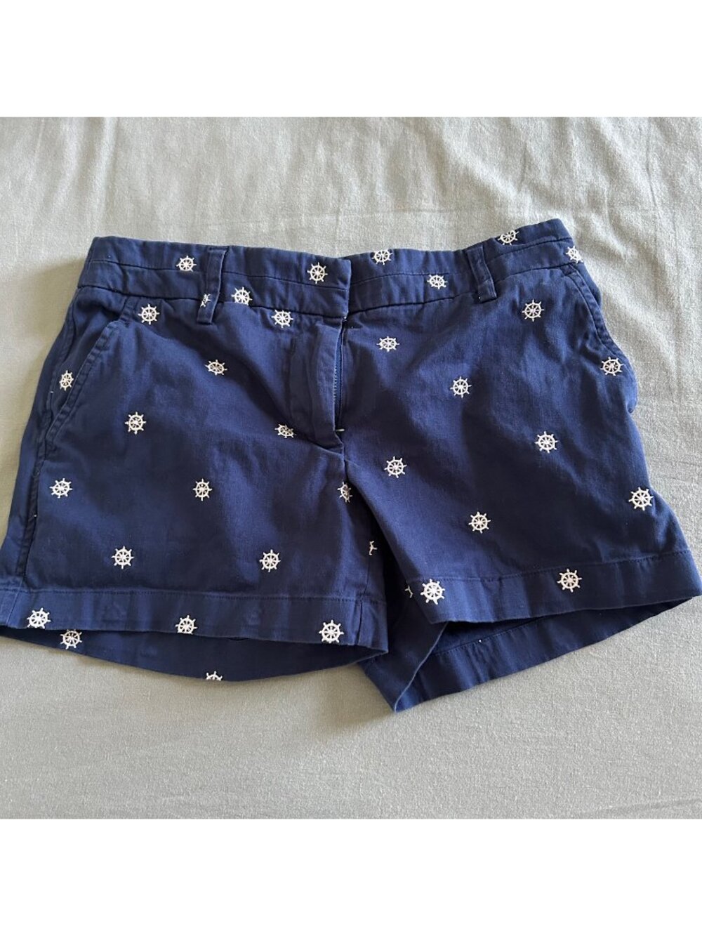 British Khaki Womens Sz 2 Navy Blue White Helm Wheel Embroidered Nautical Shorts